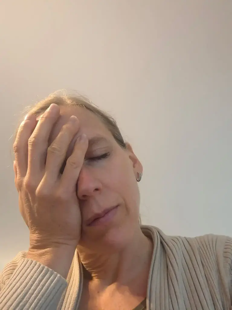 Müdigkeit, Erschöpfung, verspannter Nacken